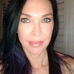 Meet your Posher, Suz